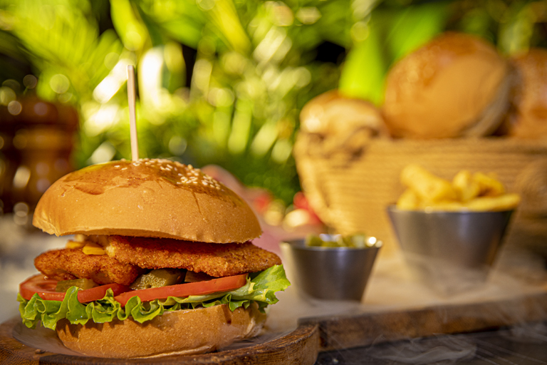 CHICKEN BURGER