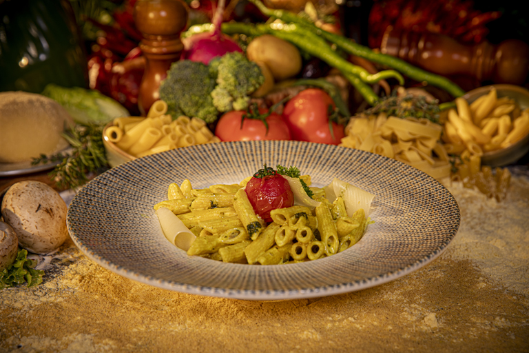 TAVUKLU KÖRİ SOSLU PENNE